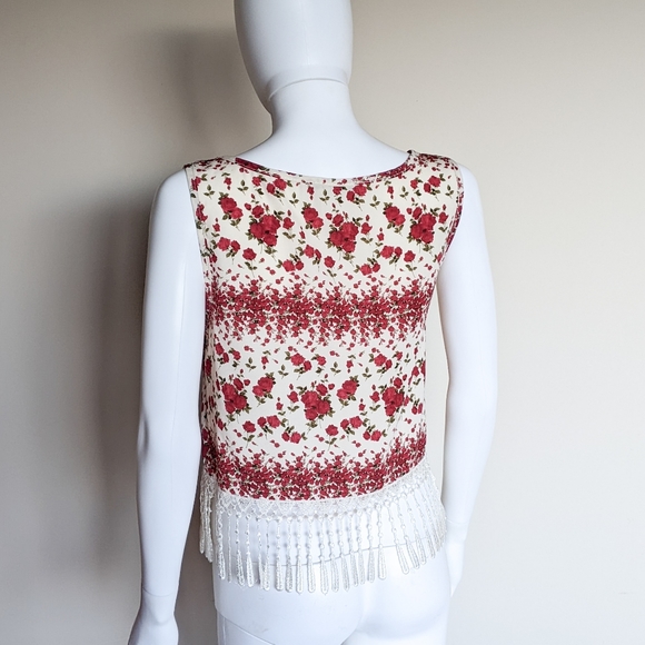 Floral Lace Fringe Crop Top - Picture 3 of 4